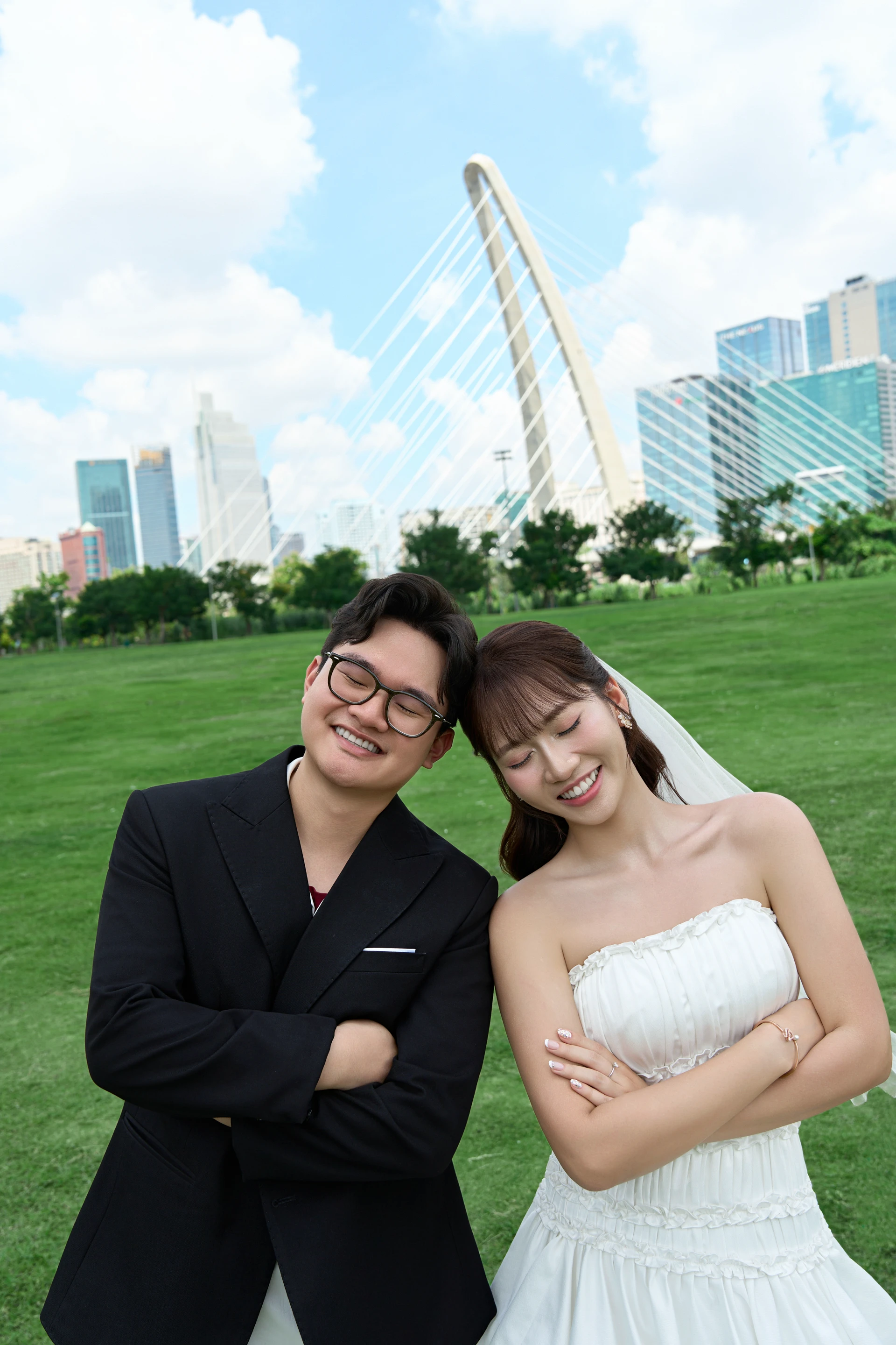 Những tiếng cười của Việt và Linh trong buổi chụp ảnh
